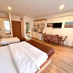 Newaz Hotel